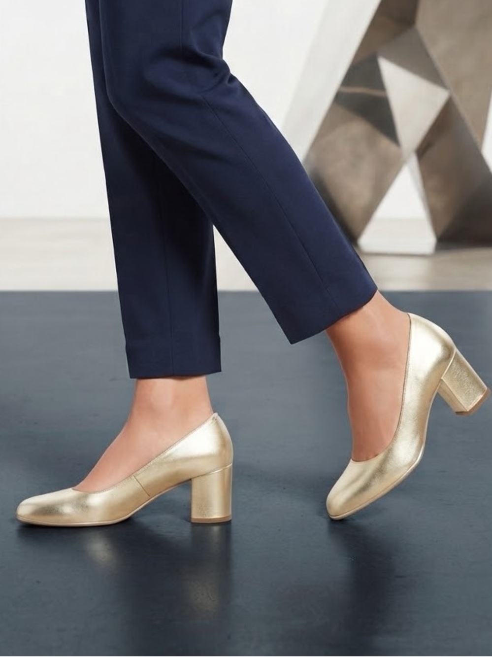 Aerosoles Gold Metallic Block Heel Pumps Size 9.5 Event Comfortable Professional